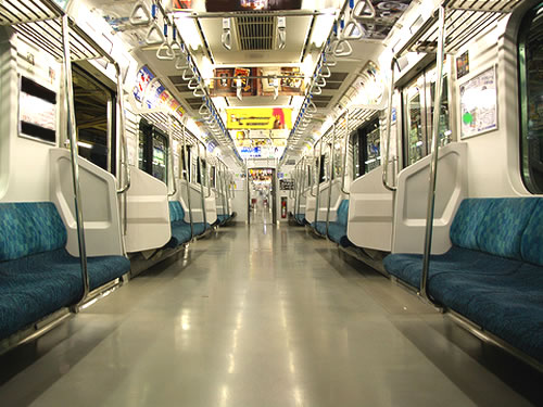 empty yamanote line train